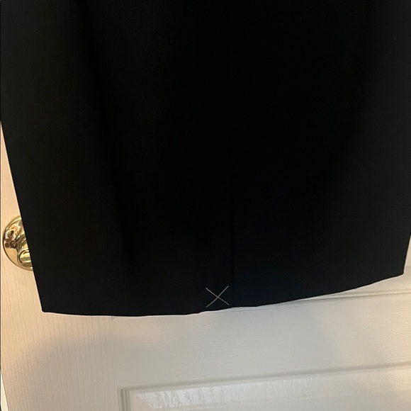 Elegant Black Cap Sleeve Ann Taylor Dress - Picture 8 of 8